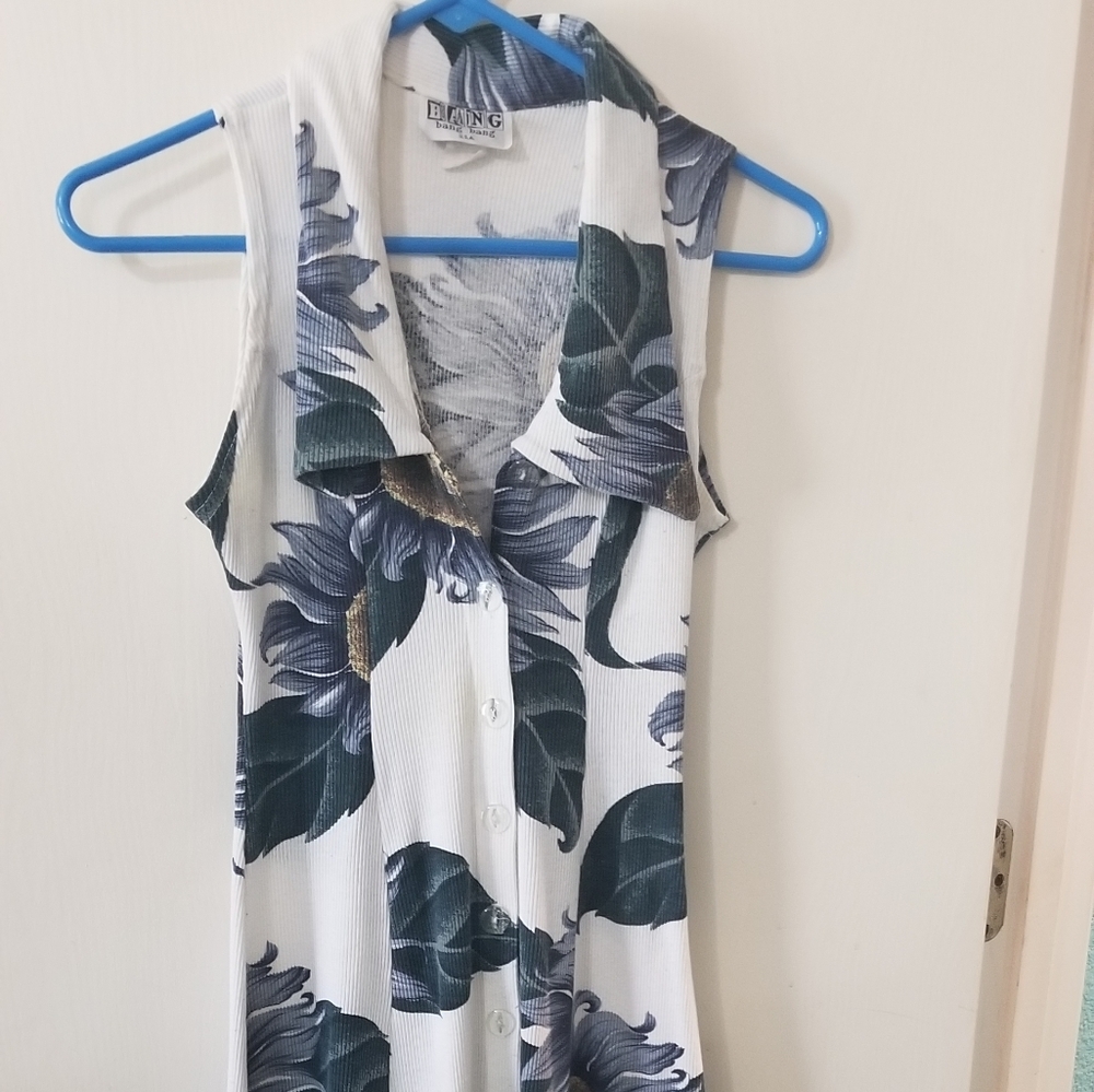 Sleeveless fitted dress long